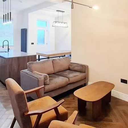 Stunning Luxury Spacious Holiday Home - 5 Bedrooms - Rest & Recharge In Manchester Exterior photo
