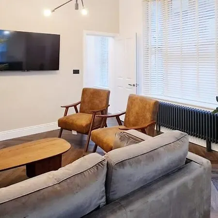 Stunning Luxury Spacious Holiday Home - 5 Bedrooms - Rest & Recharge In Manchester Exterior photo