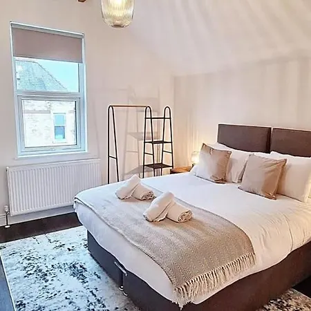 Stunning Luxury Spacious Holiday Home - 5 Bedrooms - Rest & Recharge In Manchester Exterior photo