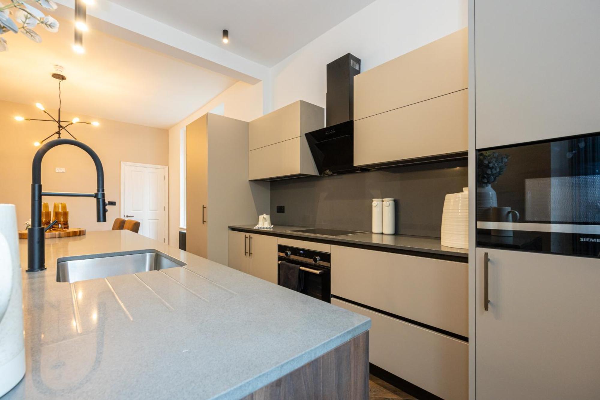 Дом отдыха Stunning Luxury Spacious - 5 Bedrooms - Rest & Recharge In *