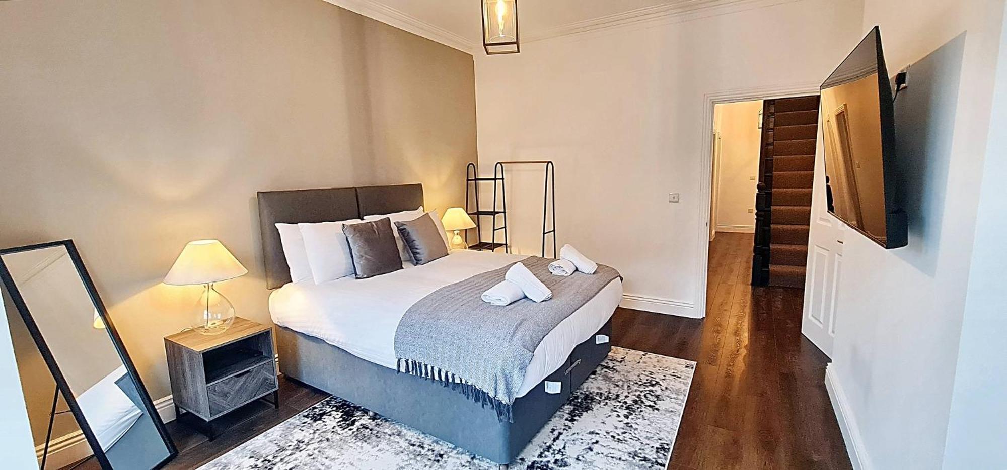 Дом отдыха Stunning Luxury Spacious - 5 Bedrooms - Rest & Recharge In *