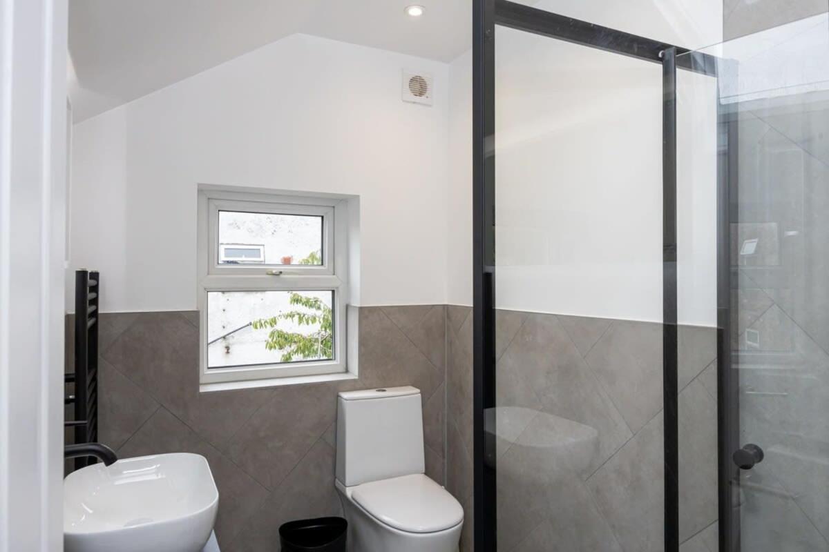Stunning Luxury Spacious - 5 Bedrooms - Rest & Recharge In Дом отдыха *
