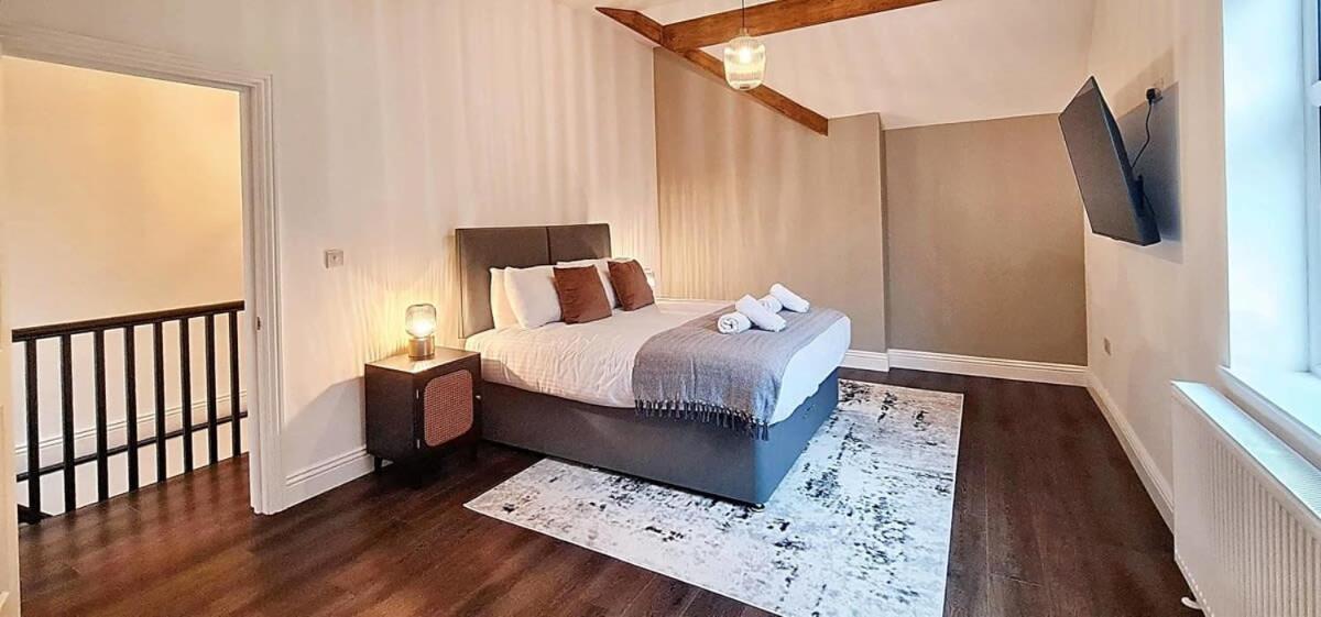 Дом отдыха Stunning Luxury Spacious - 5 Bedrooms - Rest & Recharge In